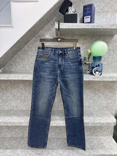 2025年12月12日入荷新作VALENTINOジーパン秋冬高品質/人気/限定版/Knt工場