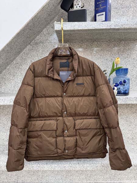 2025年12月14日入荷新作Pradaダウンジャケット秋冬高品質/人気/限定版/Knt工場