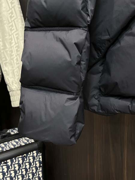 2025年12月16日入荷新作Fendiダウンジャケット秋冬高品質/人気/ASB工場