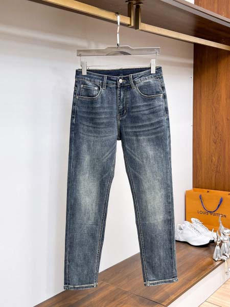2025年11月18日秋冬新作Loeweジーパン高品質人気商品/XQY工場