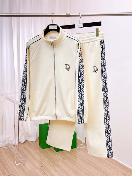 2025年12月5日入荷新作Diorスーツ上下 ★高級品/誕...