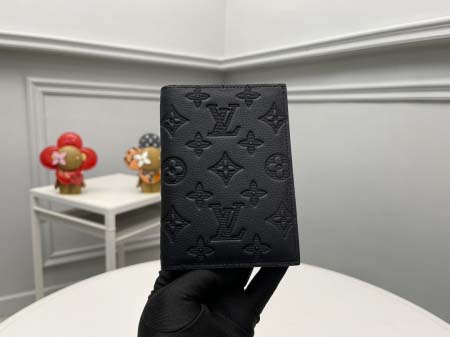 2025年12月8日入荷ヴィトン財布M13187“Couve...