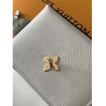 2025年12月9日入荷Louis Vuitton バッグ N82033 N98925 N98928 N80432 N99017 N84714 N86012 Rose des Vents LV 27x11x19 高品質新作/誕生日プレゼント