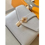 2025年12月9日入荷Louis Vuitton バッグN82033 N98925 N98928 N80432 N99017 N84714 N86012 Rose des Vents LV 27x11x19 高品質新作/誕生日プレゼント/