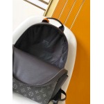 2025年12月9日入荷Louis Vuitton バッグM22558 Discovery Monogram Eclipse29.0 x 38.0 x 20.0 Monogram Eclipse 高品質新作/誕生日プレゼント/ZC工場