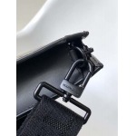 2025年12月9日入荷Louis Vuitton バッグM81115 Gaston Wearable Wallet Pochette Voyage Monogram Shadow 22.0 x 14.5 x 4.5 高品質新作/誕生日プレ