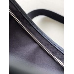 2025年12月9日入荷Louis Vuitton バッグM81124Alpha Wearable Monogram Eclipse 18.5 x 11 x 6.5cm  高品質新作/誕生日プレゼント/ZC工場