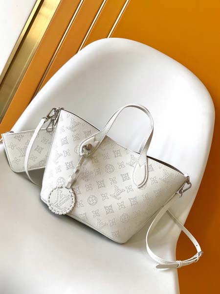 2025年12月9日入荷Louis Vuitton バッグM...