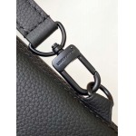 2025年12月9日入荷Louis Vuitton バッグM25955 iPad LV Aerogram LV 30.0 x 22.0 x 5.0 高品質新作/誕生日プレゼント/ZC工場