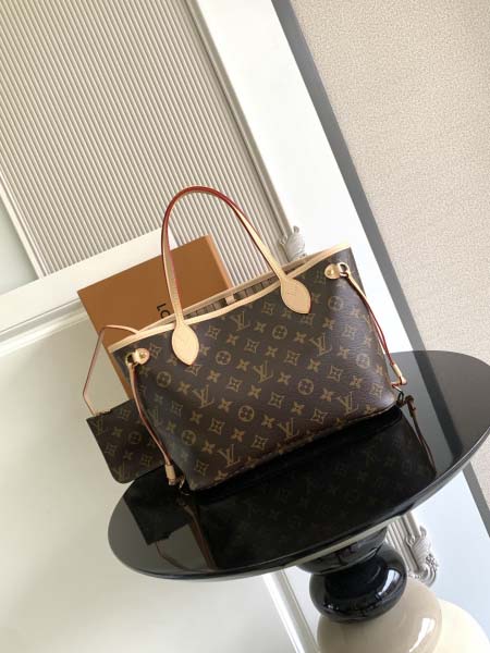 2025年12月9日入荷Louis Vuitton バッグM...