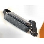 2025年12月9日入荷Louis Vuitton バッグM69443 Trio Monogram Eclipse Monogram Eclipse Reverse 25.0 x 18.5 x 7.0 cm 高品質新作/誕生日プレゼント/Z