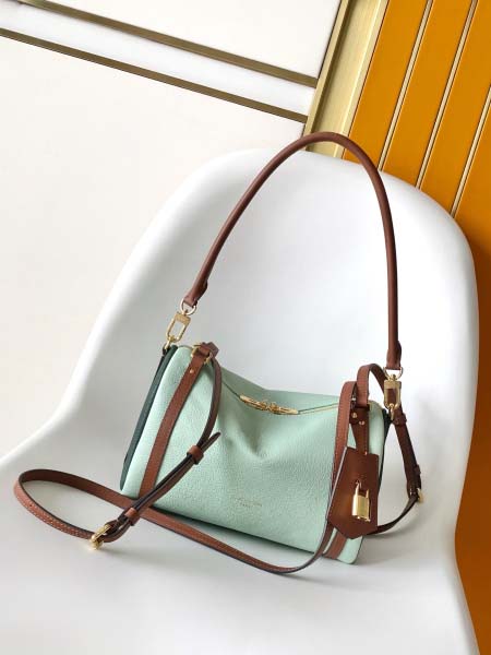 2025年12月9日入荷Louis Vuitton バッグ ...