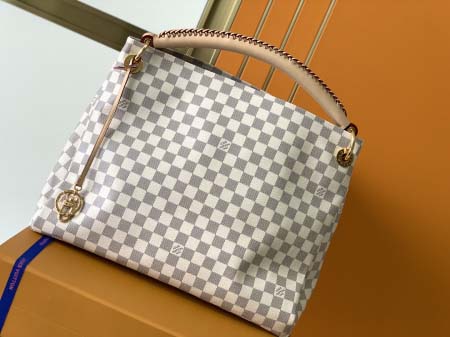 2025年12月9日入荷Louis Vuitton バッグA...