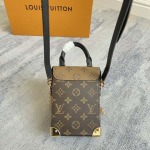 2025年12月9日入荷Louis Vuitton バッグM82465 Camera Box Monogram Reverse S-lock Petite Malle 12.5 x 17.6 x 6.0 高品質新作/誕生日プレゼント/ZC工