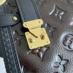 2025年12月9日入荷Louis Vuitton バッグM26304 2025 Side Trunk Monogram Saga Freja Beha Erichsen Nicolas Ghesquière 高品質新作/誕生日プレゼント/