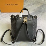 2025年12月9日入荷Louis Vuitton バッグM13357 M13358 Coussin Backpack Coussin Monogram LV Coussin 26 x 10 x 21  高品質新作/誕生日プレゼント/ZC工
