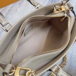 2025年12月9日入荷Louis Vuitton バッグM23641/M23698/M23640 OnTheGo Monogram Giant Monogram 25.0 x 13.0 x 10.0 高品質新作/誕生日プレゼント/ZC工場