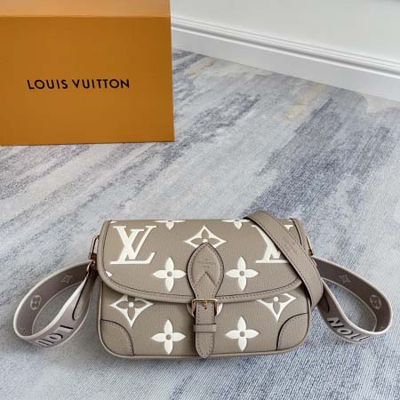 2025年12月9日入荷Louis Vuitton バッグM...