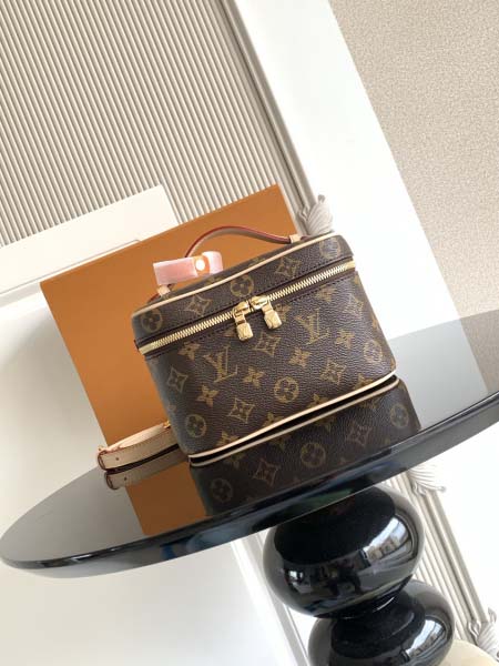 2025年12月10日入荷Louis Vuitton バッグ...