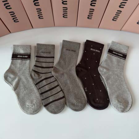2025年12月10日入荷新品MiuMiu靴下ギフト/誕生日...