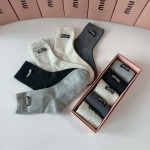 2025年12月10日入荷新品MiuMiu靴下ギフト/誕生日/記念品/アクセサリーkaka工場
