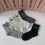2025年12月10日入荷新品MiuMiu靴下ギフト/誕生日/記念品/アクセサリーkaka工場