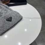 2025年12月10日入荷新品Prada帽子ギフト/誕生日/記念品/アクセサリーkaka工場