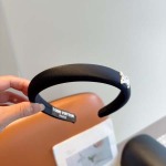 2025年12月10日入荷新品Louis Vuittonカチューシャギフト/誕生日/記念品/アクセサリーkaka工場