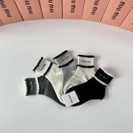 2025年12月10日入荷新品MiuMiu靴下ギフト/誕生日/記念品/アクセサリーkaka工場