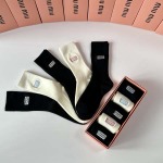 2025年12月10日入荷新品MiuMiu靴下ギフト/誕生日/記念品/アクセサリーkaka工場