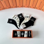 2025年12月10日入荷新品Louis Vuitton靴下ギフト/誕生日/記念品/アクセサリーkaka工場