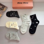 2025年12月10日入荷新品miumiu靴下ギフト/誕生日/記念品/アクセサリーkaka工場
