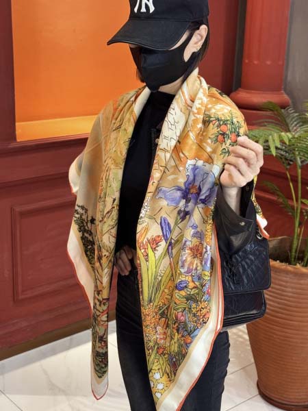 2025年12月10日入荷新品Louis Vuittonマフ...