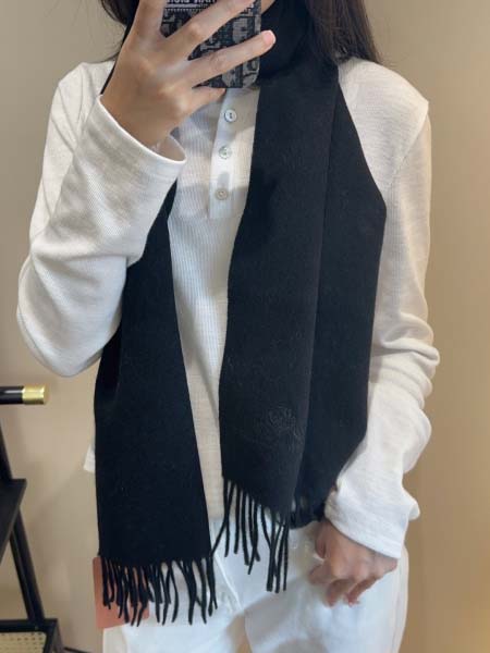 2025年12月10日入荷新品Loro Pianaマフラーギ...