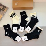 2025年12月10日入荷新品BURBERRY靴下ギフト/誕生日/記念品/アクセサリーkaka工場