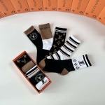 2025年12月10日入荷新品LOUIS VUITTON靴下ギフト/誕生日/記念品/アクセサリーkaka工場