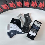 2025年12月10日入荷新品NIKE靴下ギフト/誕生日/記念品/アクセサリーkaka工場