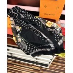 2025年12月11日入荷新品Louis Vuittonマフラーギフト/誕生日/記念品/アクセサリーkaka工場