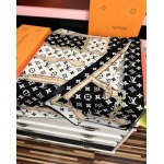 2025年12月11日入荷新品Louis Vuittonマフラーギフト/誕生日/記念品/アクセサリーkaka工場