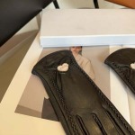 2025年12月11日入荷新品miumiu手袋ギフト/誕生日/記念品/アクセサリーkaka工場