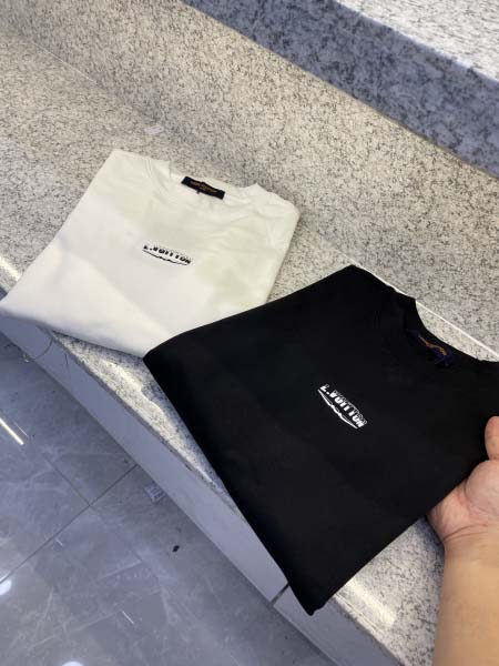 2025年12月12日入荷新作Louis Vuitton長袖...