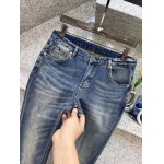 2025年12月12日入荷新作VALENTINOジーパン秋冬高品質/人気/限定版/Knt工場