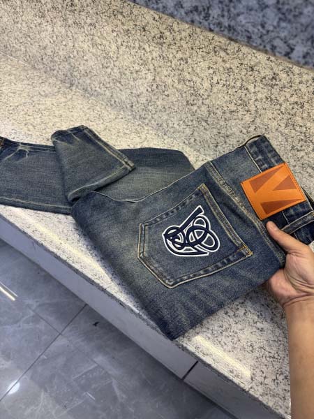 2025年12月12日入荷新作VALENTINOジーパン秋冬...