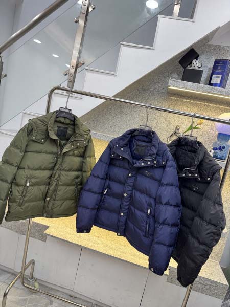 2025年12月14日入荷新作Pradaダウンジャケット秋冬...