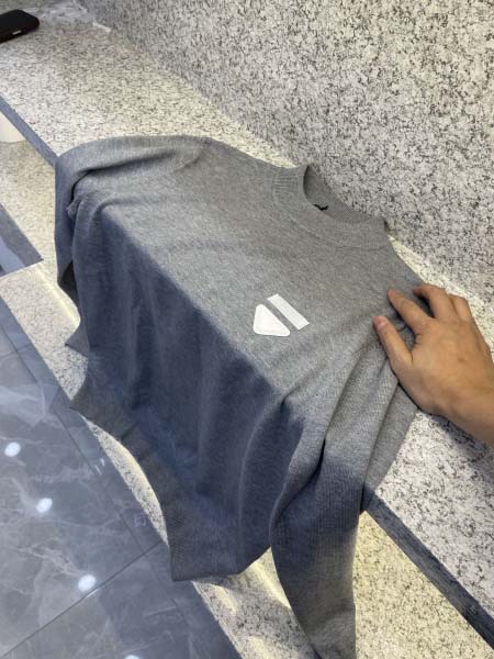 2025年12月14日入荷新作PRADAニット/セーター秋冬...