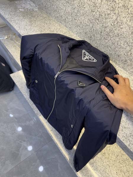 2025年12月15日入荷新作Pradaジャケット秋冬高品質...