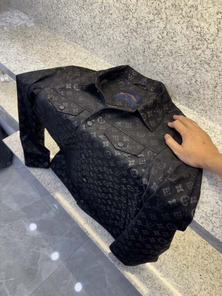 2025年12月15日入荷新作Louis Vuittonジャ...