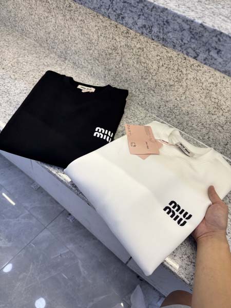 2025年12月15日入荷新作miumiuパーカー秋冬高品質...