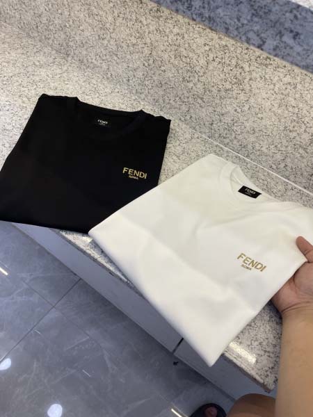 2025年12月15日入荷新作Fendi半袖 tシャツ秋冬高...