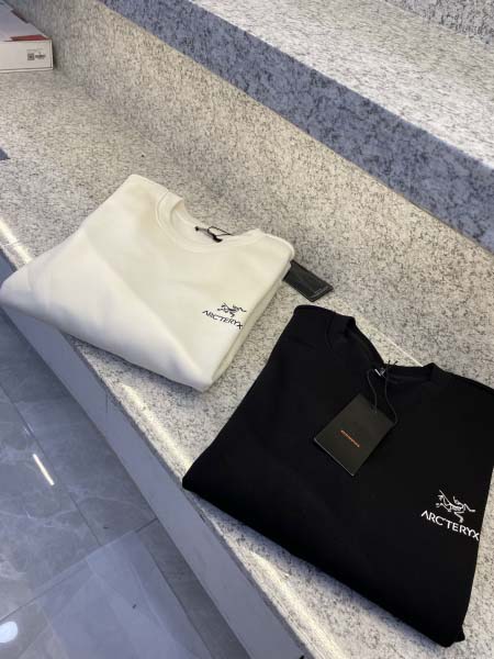 2025年12月15日入荷新作ARCTERYXスウェット秋冬...